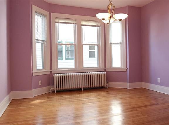 5th image of 49 W Erie St
