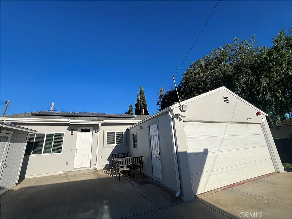 3 bed, 1100 sqft, $3,600 — Photo 3