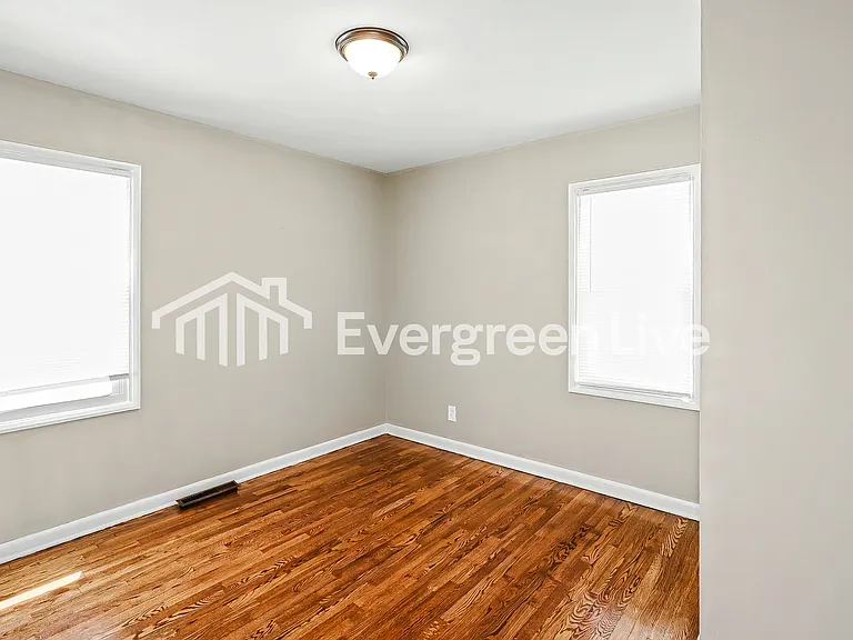 509 N 80th Ter — Photo 12
