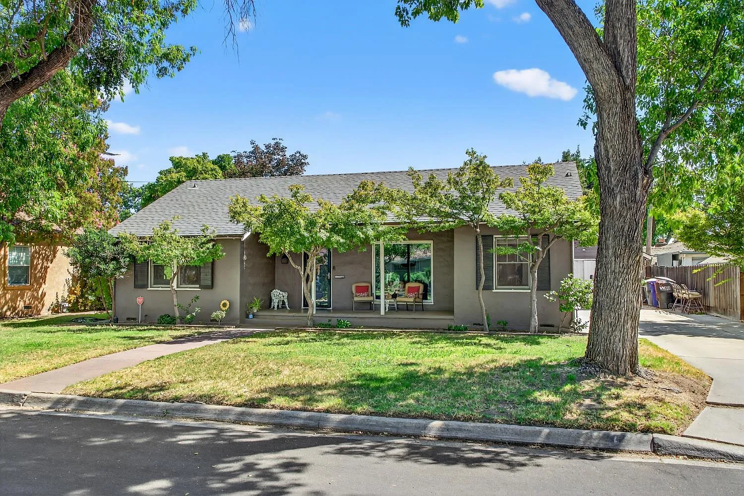 618 Chabot Ave photo 1