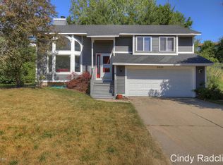 5433 Riverlook Dr NE, Comstock Park, MI 49321