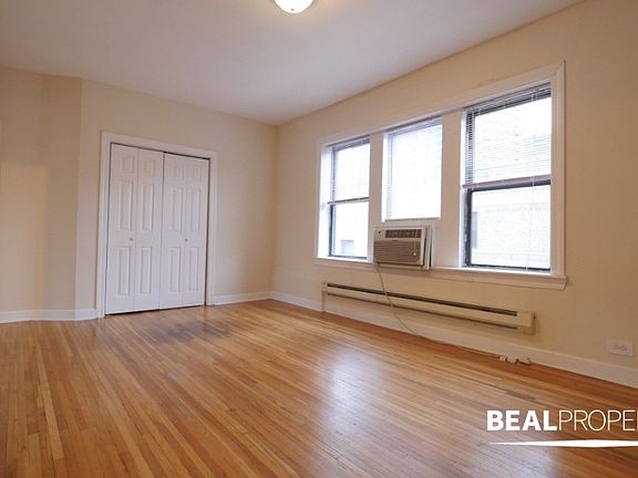 2nd image of 3726 N Pine Grove Ave #E2