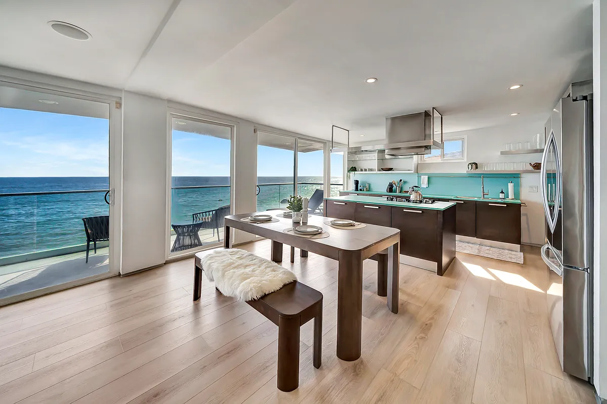 Building Photo - 26060 Pacific Coast Hwy #3