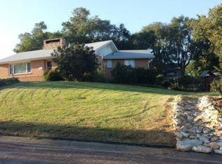 520 W 3rd St, Larned, KS 67550