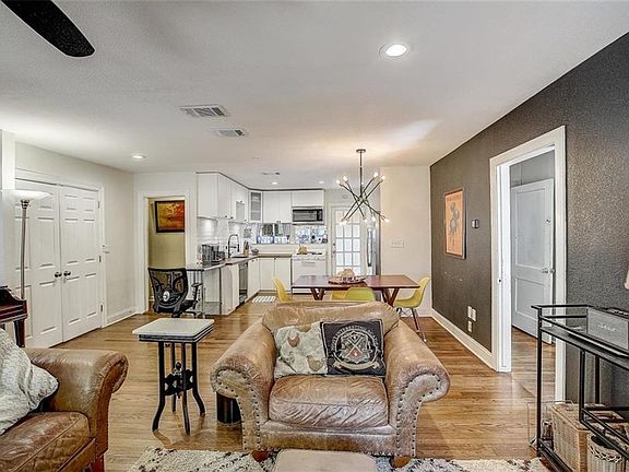 4th image of 1305 Newfield Ln