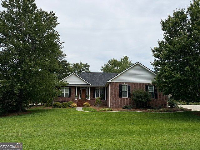 1st image of 640 Magnolia Dr
