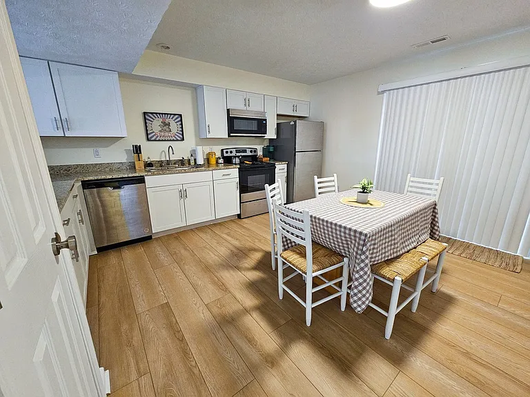 1496 N Kinser Pike — Photo 11