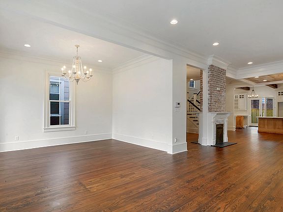 3rd image of 3332 Dumaine St
