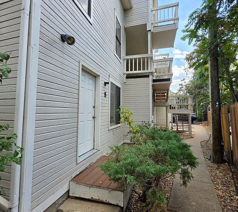 1734 Walnut St.