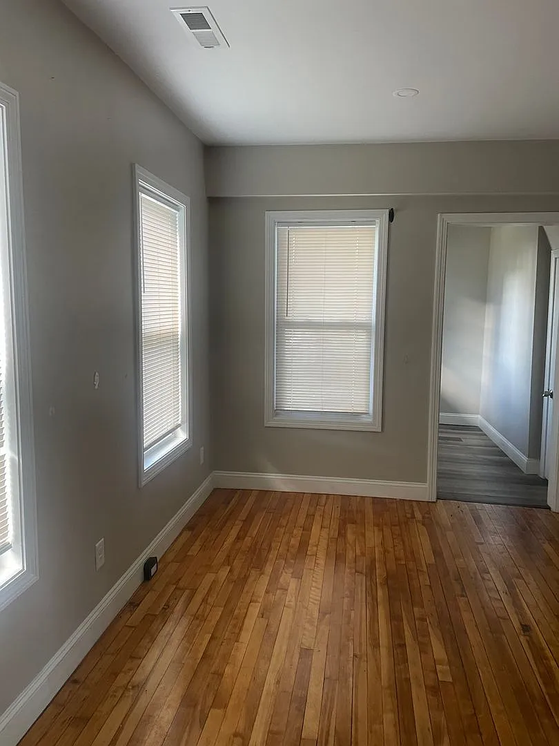 52 Myrtle Ave — Photo 2
