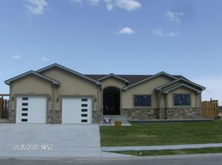 2270 Glenwood Dr, Garden City, KS 67846
