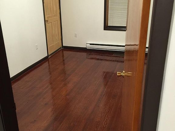 3rd image of 22 Maple St