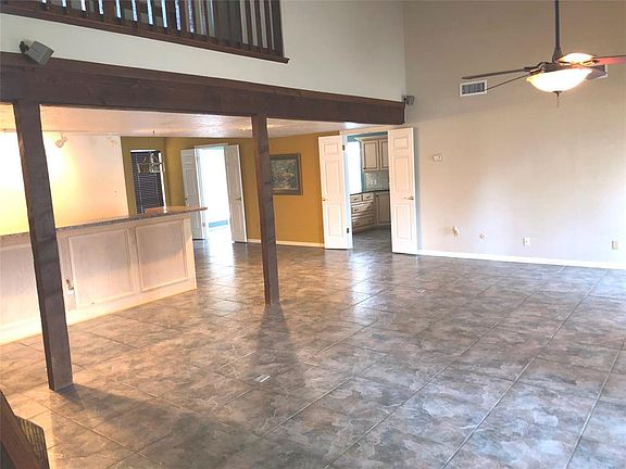 5th image of 12610 Oak Plaza Dr