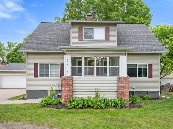 715 Three Mile Rd NE, Grand Rapids, MI 49505