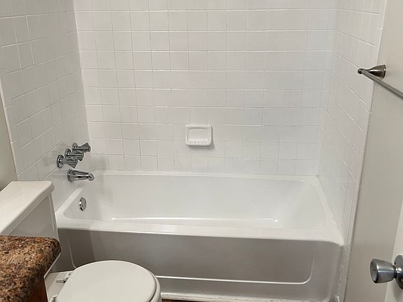 5th image of 6 Pebble Point Ct