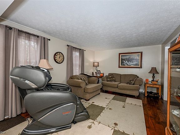 4th image of 3907 Northview Dr