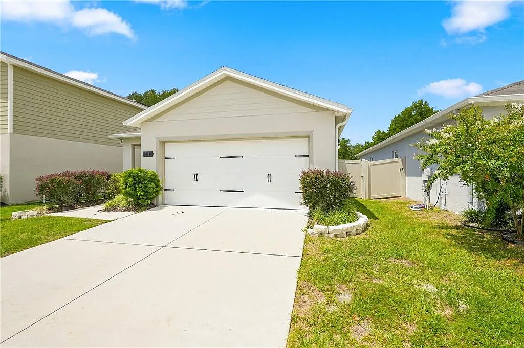 3 bed, 2.0 bath, 1500 sqft, $2,300 — Photo 3