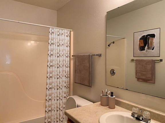 4th image of 1415 14th Ave E #21