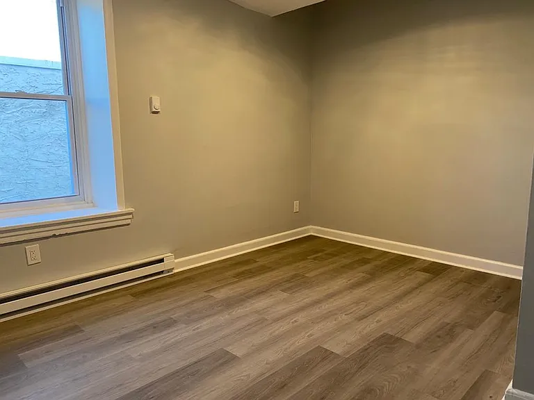 21 E Price St — Photo 5