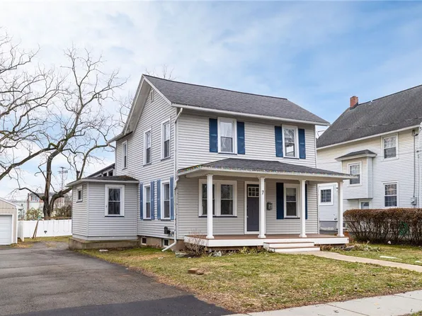 7 Beardsley St, Fairport, NY 14450