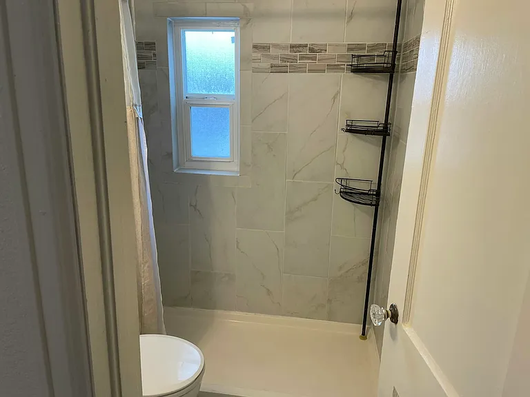 624 Knox Ct #4 — Photo 16