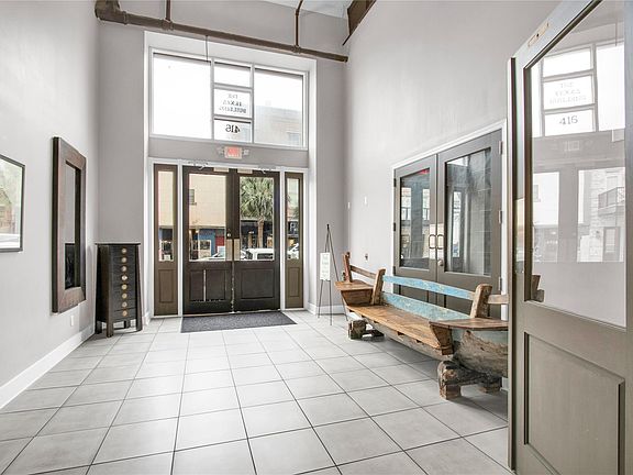 4th image of 415 Kempner St