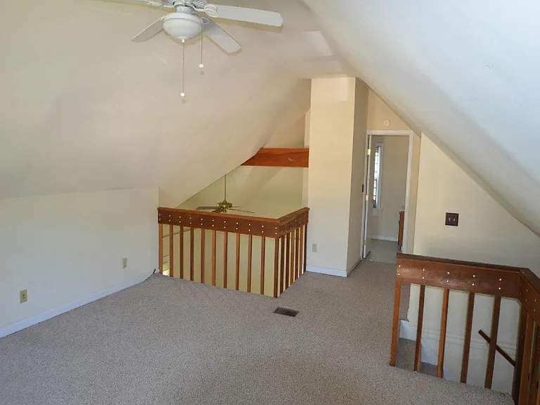 Upstairs bedroom.
