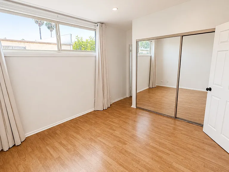 4664 Willis Ave #4 — Photo 15