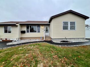 445 Madison Ave, Brentwood, NY 11717