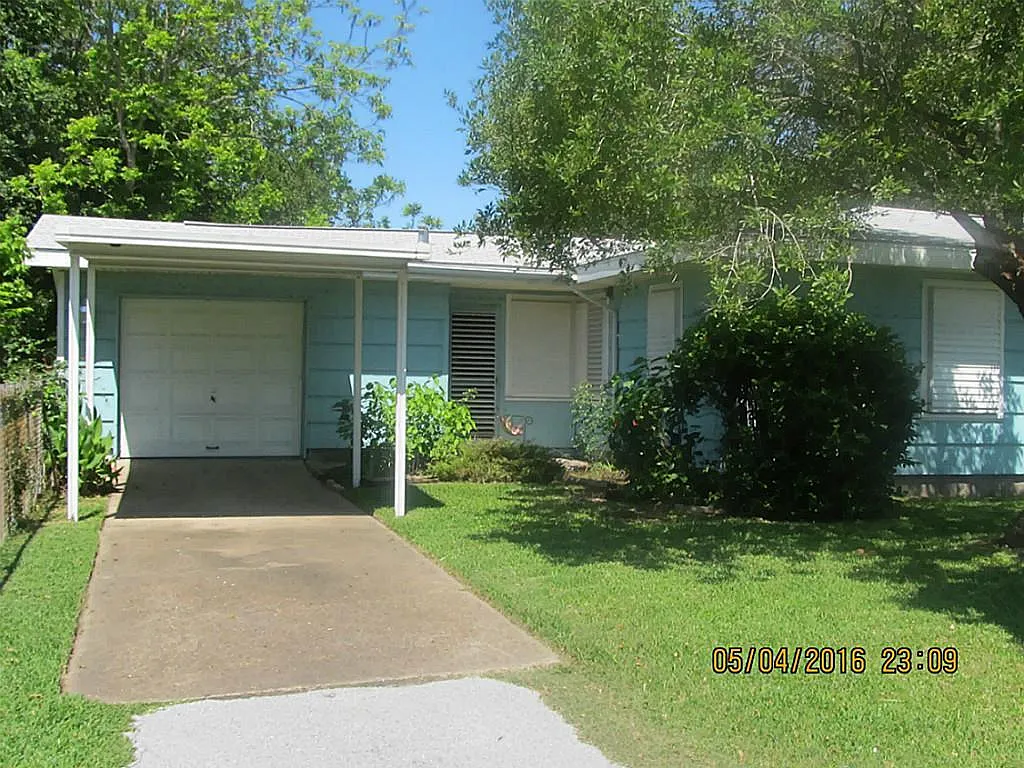3 bed, 1048 sqft, $1,715 — Photo 2