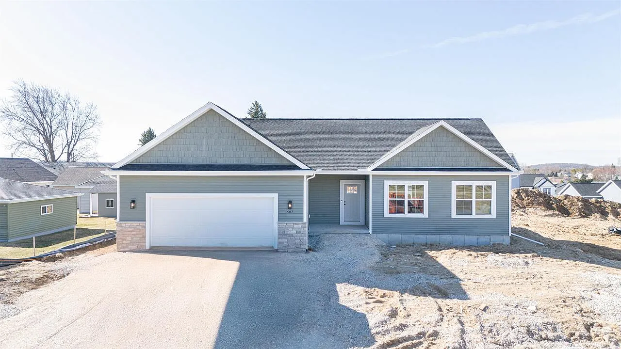 336 Sandmar Drive photo 1