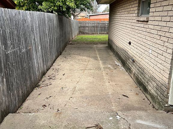 2nd image of 3105 Lourdes St #3105