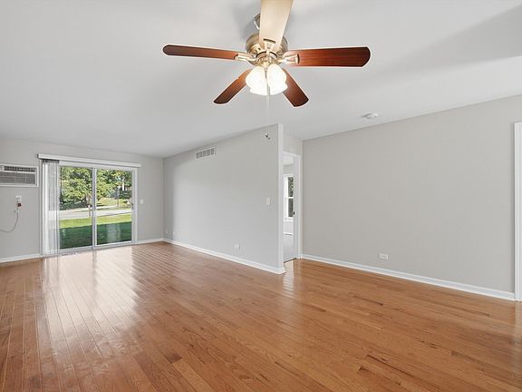 4th image of 774 Terrace Ct APT R