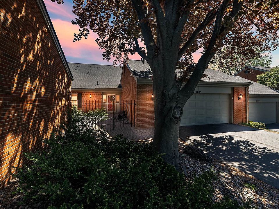 1st image of 9285 Oakmont Dr