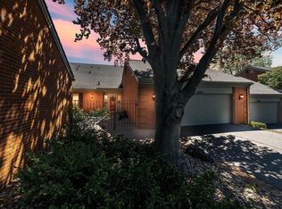 9285 Oakmont Dr, Grand Blanc, MI