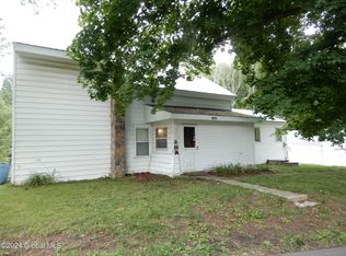 12 Farrell Rd, Troy, NY 12180
