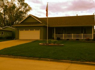 622 S 10th St, Adel, IA 50003