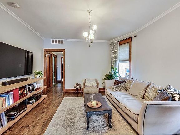 5th image of 3525 W School St #1