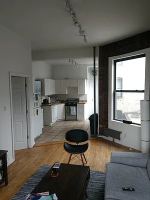Rented by Yael Dunsky Real Estate | media 14