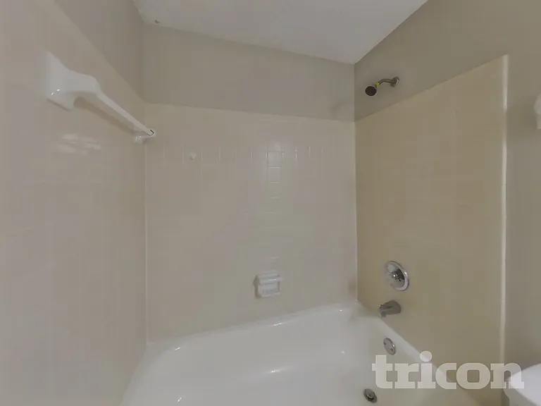 8338 Knotts Landing Dr E — Photo 12