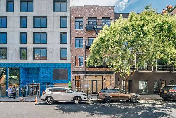 Rented by Nooklyn NYC LLC | media 18