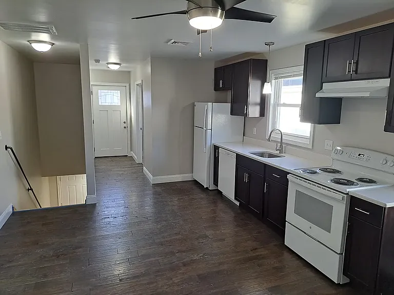 122 W Main St #REAR — Photo 4