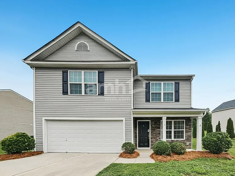 145 Mount Olivet Dr — Photo 1
