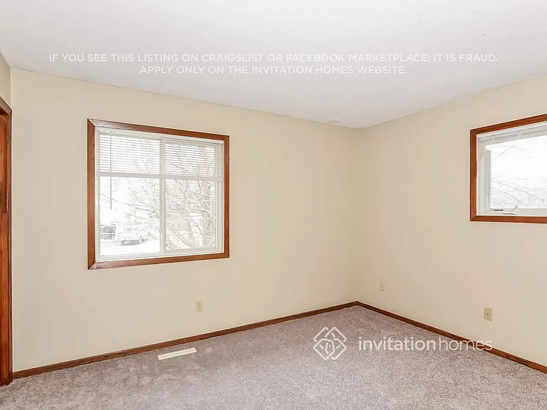 2601 E 121st St — Photo 13
