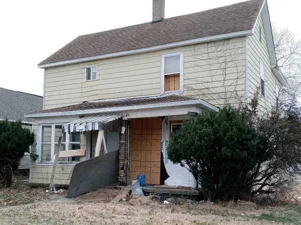 1625 Beech St, Terre Haute, IN 47804