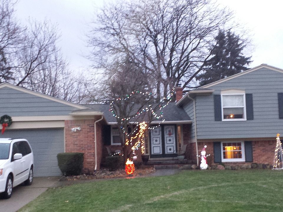 1st image of 522 Fox River Dr