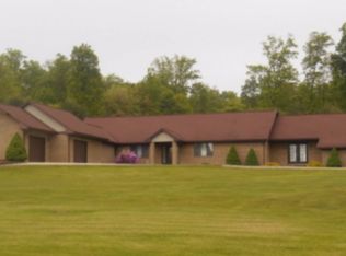 1079 Country Club Rd, Jackson, OH 45640