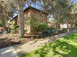 2008 NE Hancock St, Portland, OR 97212