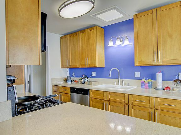 2nd image of 2030 Paradise Dr