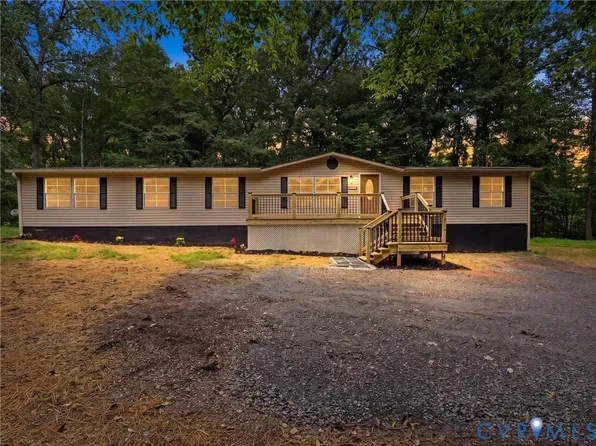 1909 Neves Rd, Beaverdam, VA 23015
